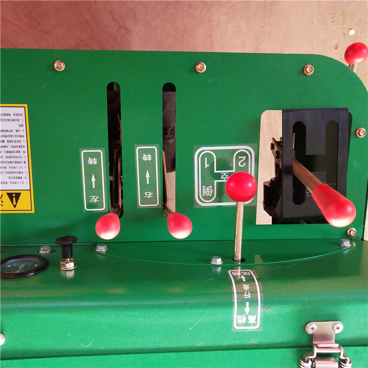 履带微耕机厂家直销 36马力手动蒸发式履带开沟施肥机