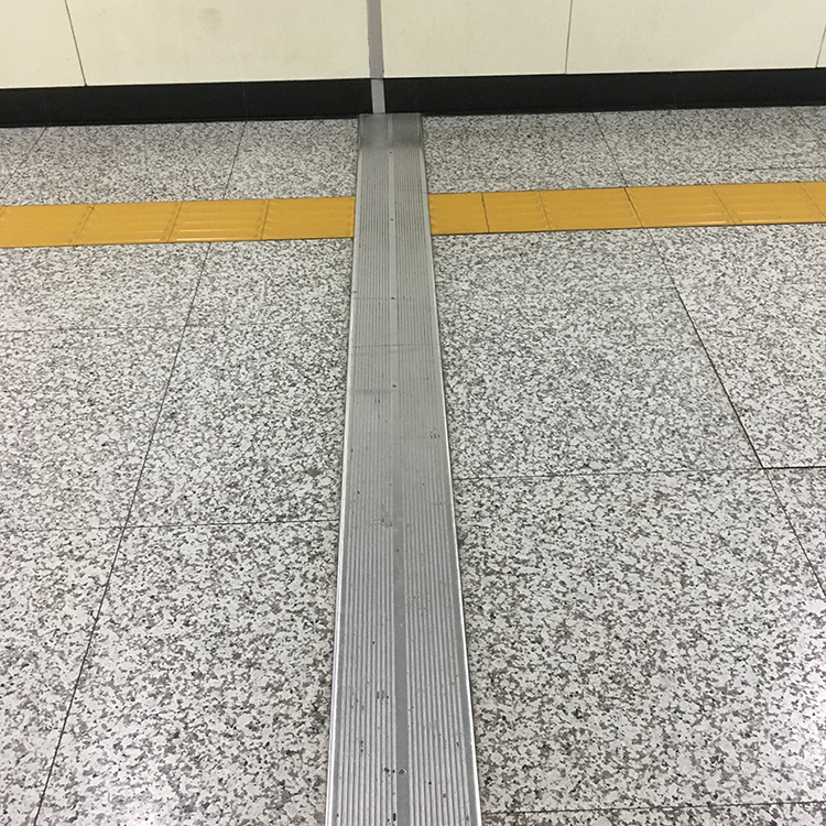 锐可信地面盖板型变形缝批发 沈阳变形缝厂家价格优惠