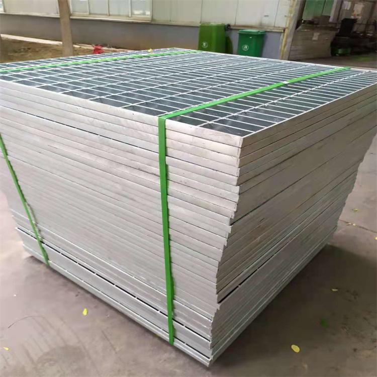 钢材价格趋于稳定，需要的老板可以安排订货了