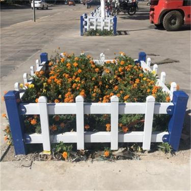 公路绿化带草坪护栏栅栏 丝网折弯金属草坪护栏厂家