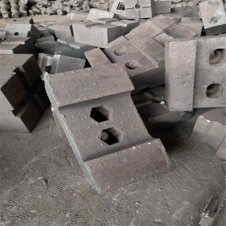 南宁耐磨高络合金方锤 博固 制砂机合金方锤来电咨询