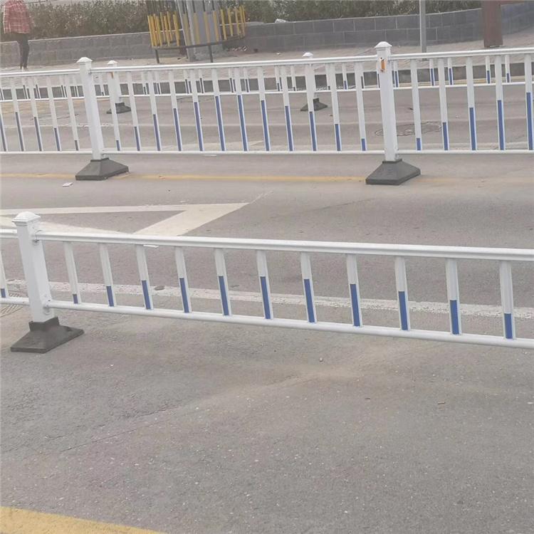 医院道路隔离栏 医院道路护栏 医院防撞护栏