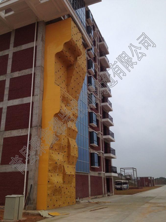 精品攀岩墙      聚鑫攀岩板