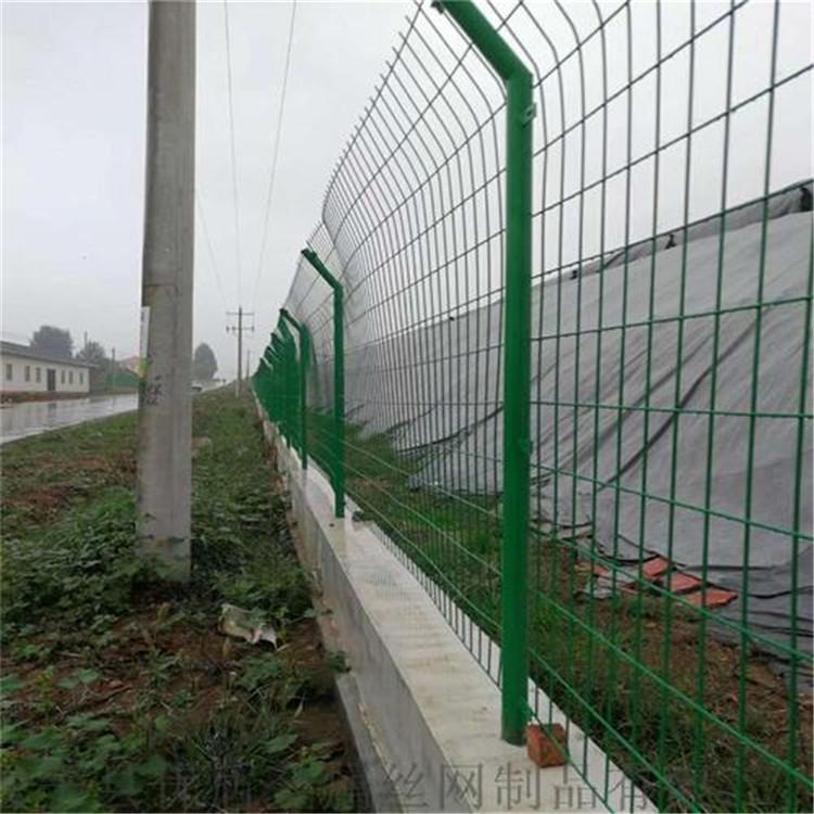 厂家直销运动球场护栏 学校篮球场围网 运动场球场护栏款式多样