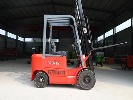 液压全电动叉车与燃油叉车对比
