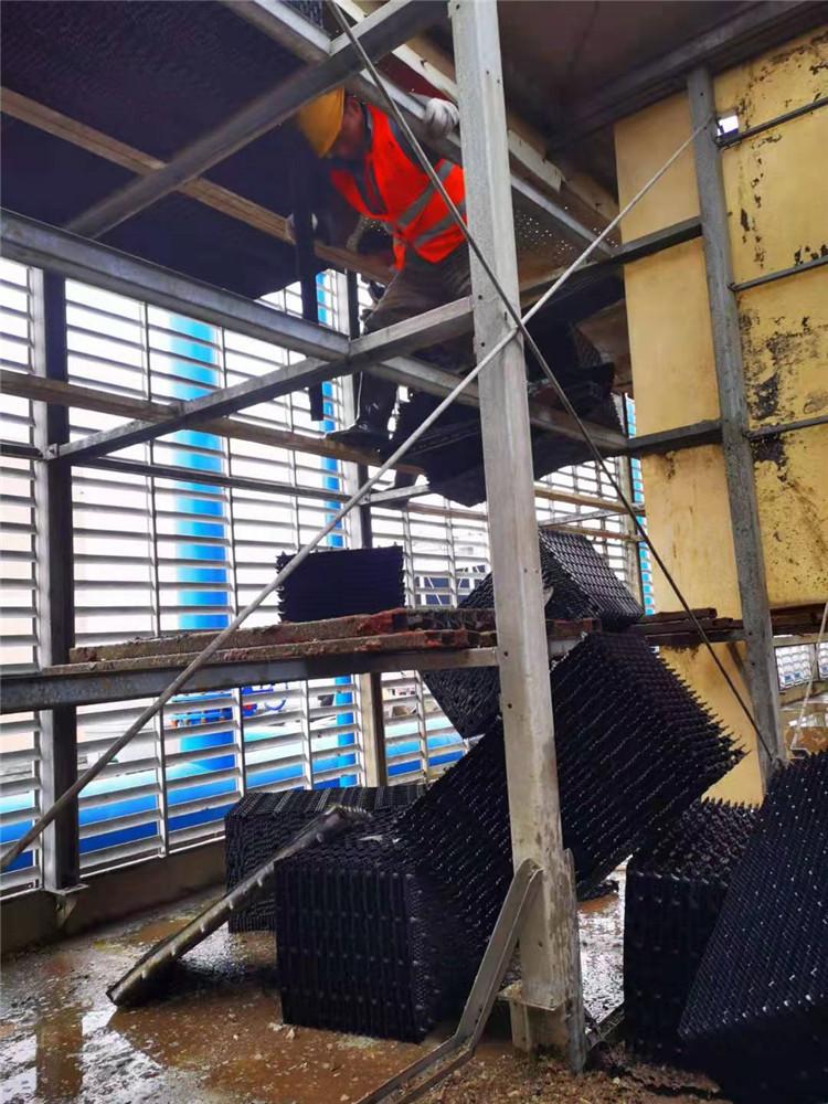 河北阜城玻璃钢冷却塔经验丰富方型横流式冷却塔维修