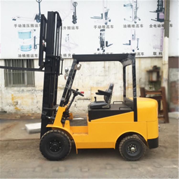 四驱转向式电动叉车 蓄电池平衡车 德乾物流专用电动叉车