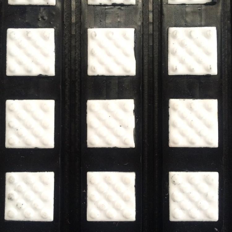 三合一陶瓷衬板抗冲击陶瓷橡胶板复合板氧化铝陶瓷衬板生产厂家