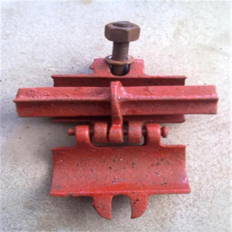 大量现货销售 定向扣件 十字建筑扣件 脚手架用定向扣件 高天供应