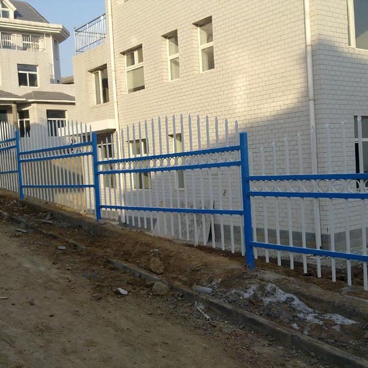 围墙护栏厂家电话 A铁艺护栏来图定制