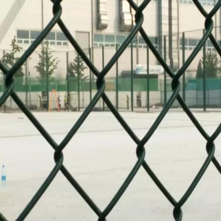 足球场围网厂家 运动场篮球围网 塑胶球场围网 定做篮球场围网