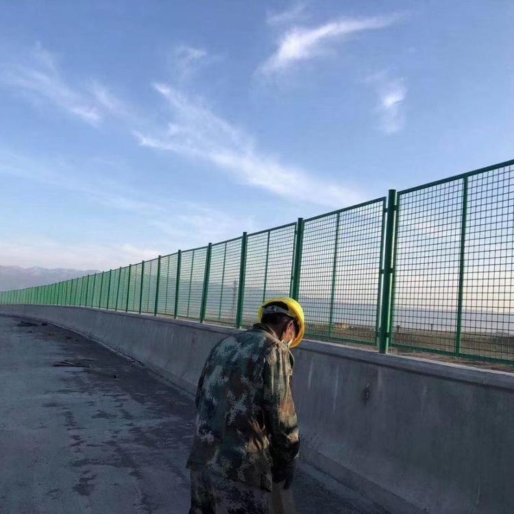 钢板网护栏 铁路桥梁防抛网 可定制 合兴
