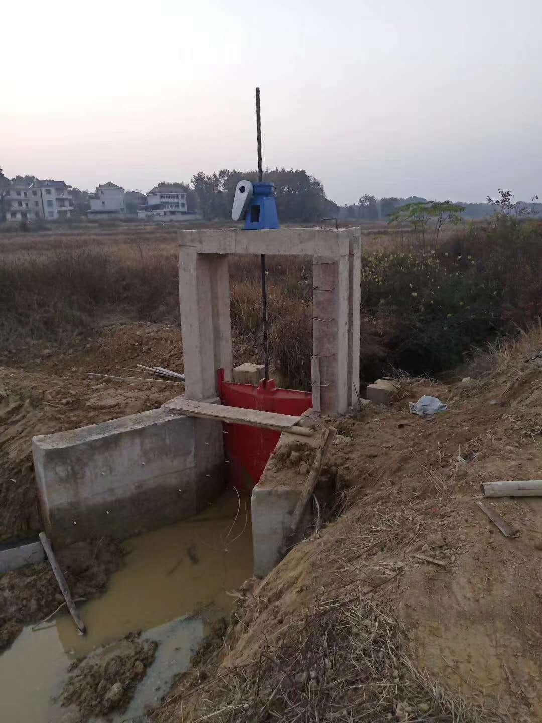 水池附壁式铸铁圆闸门 管道附壁式闸门