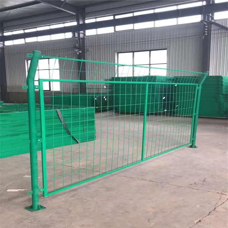 钧平丝网 草坪护栏网 公路护栏网防护网 护栏网生产厂家