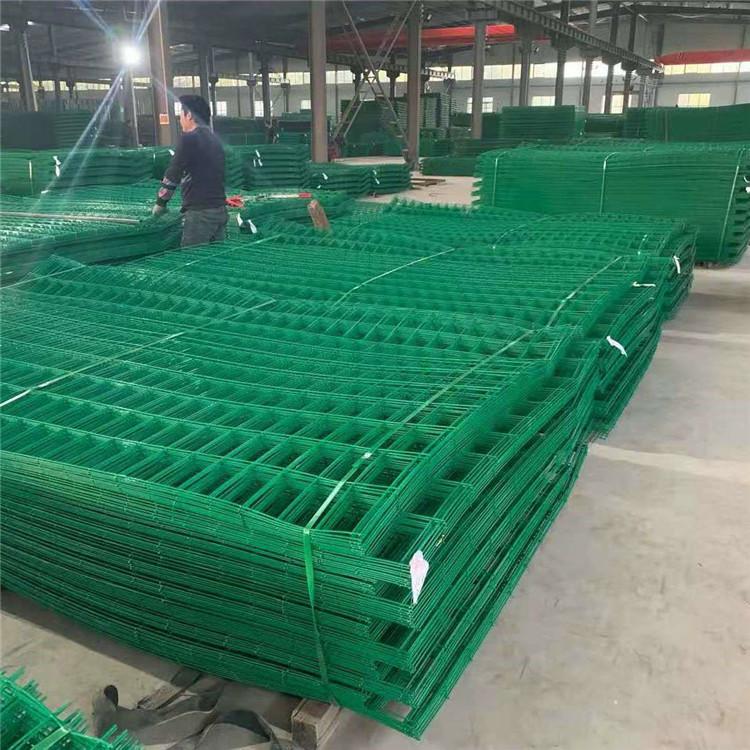 钧平丝网 公路边围挡 厂房护栏网 框架护栏网生产厂家