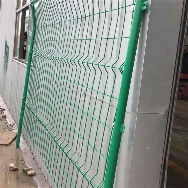 钧平丝网 草坪护栏网 景区护栏网 铁丝网围栏厂家