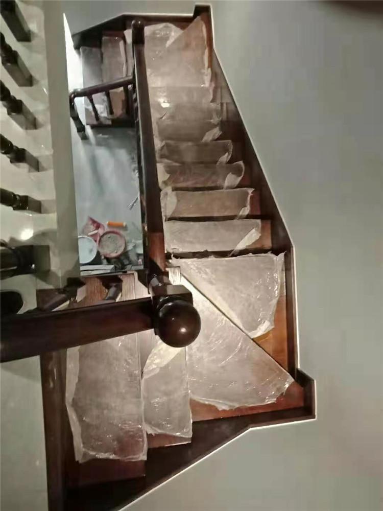 石家庄全屋定制实木楼梯