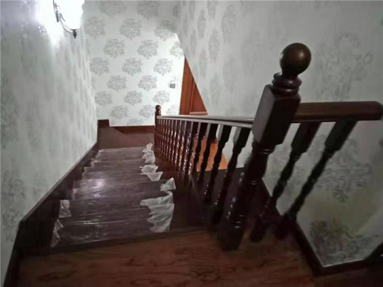 杰踏 实木别墅楼梯 石家庄楼梯厂家