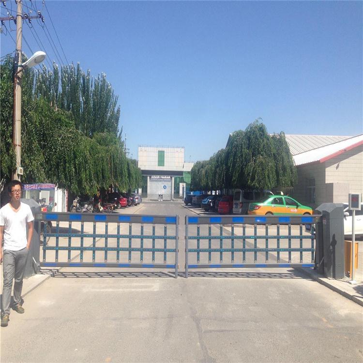 道闸 车辆感应道闸 停车场道闸