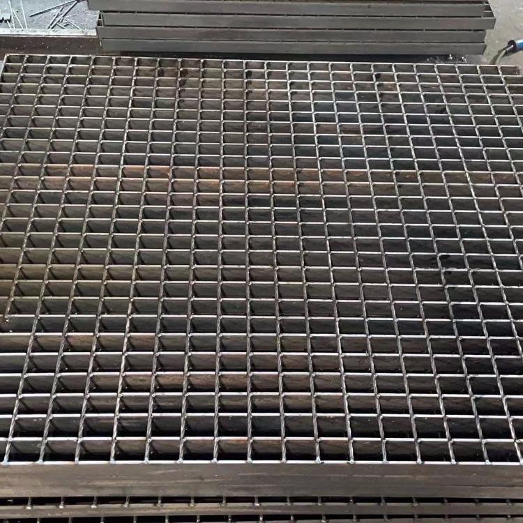 镀锌钢格板价格踏步板钢格板 踏步钢格板  钢格栅板