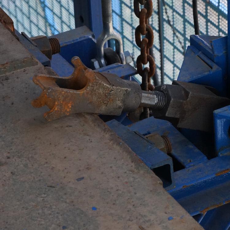 利安美信 巴中新型爬架网加工定制 全自动升降机加工定制