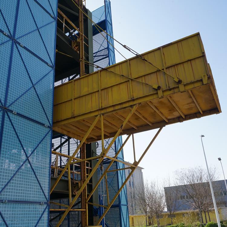 利安美信 攀枝花建筑工程爬架网提升架供应 升降机高空作业车供应