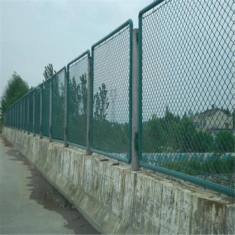 安徽双边丝护栏网边框护栏网篮球场护栏网勾花网厂家直销