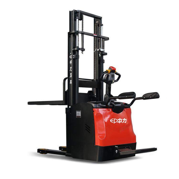 中力电动堆高叉车