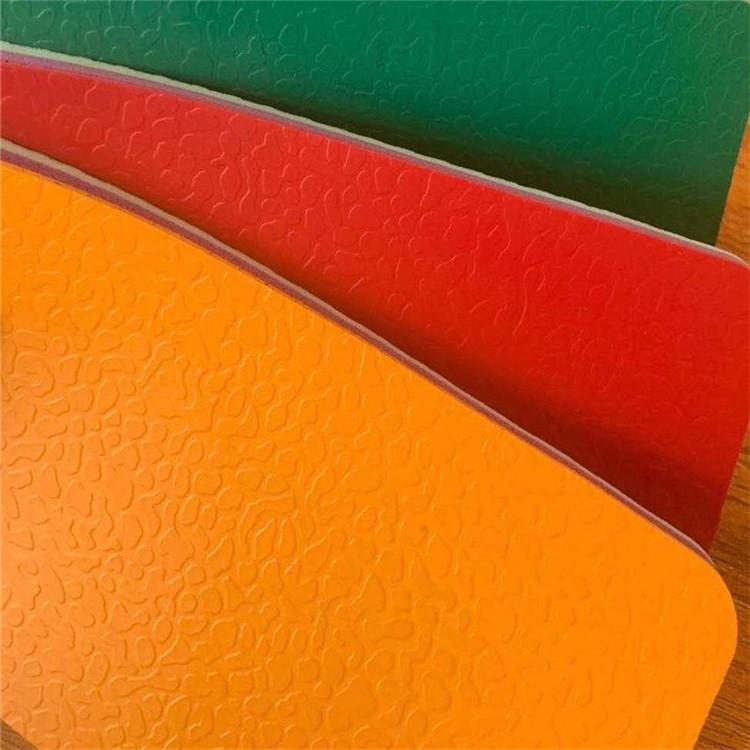 关于塑胶地板铺设工艺