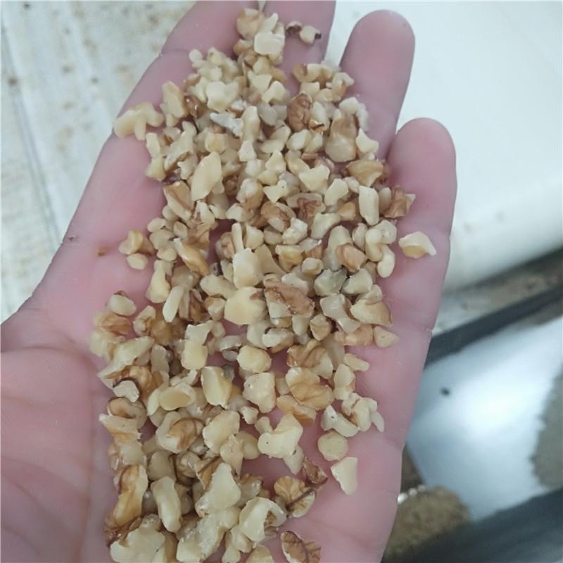 烘培核桃仁碎四路  四路核桃仁加工 食品铺料碎核桃仁 生产厂家