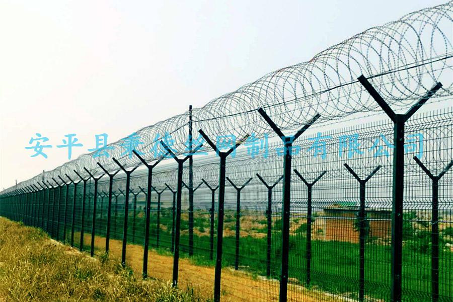 北京大兴国际机场热浸镀锌防护防攀爬网项目