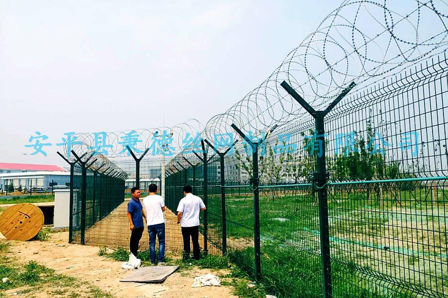 北京大兴国际机场热浸镀锌防护防攀爬网项目