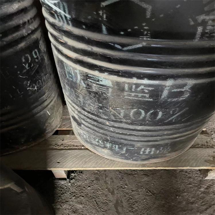 废旧颜料现场估价回收 透明色粉 塑料厂涂料 荧光蓝收购