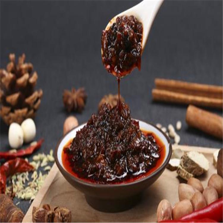 厂家批量直销桶装牛肉酱  麻辣牛肉酱  秘制调味酱