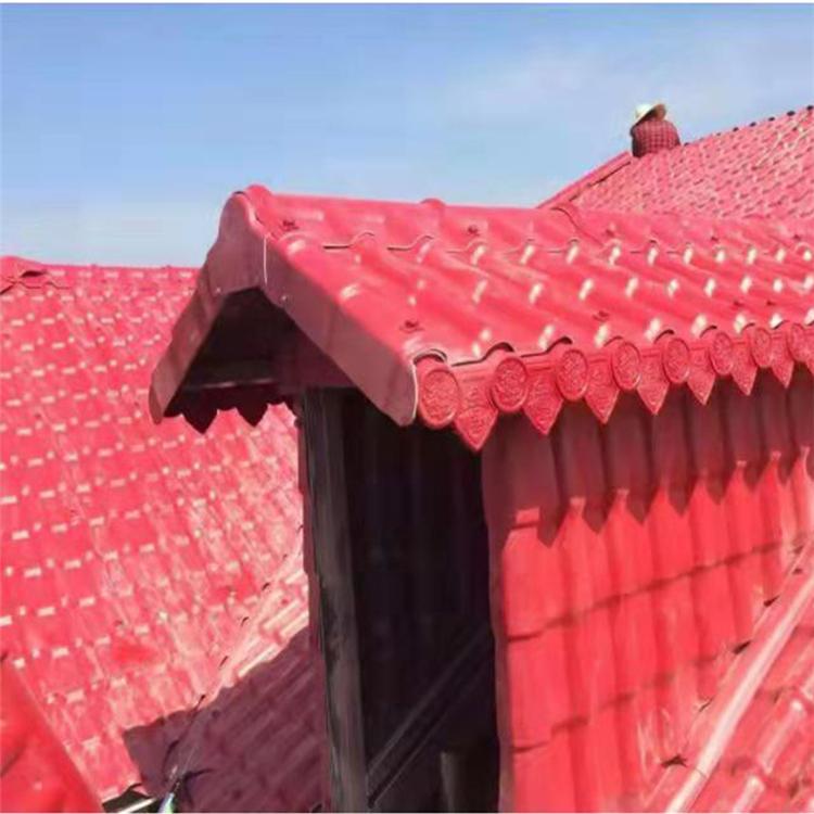 辛亚 枣红pvc树脂瓦左右封 屋顶建筑用黑灰色瓦片可定制