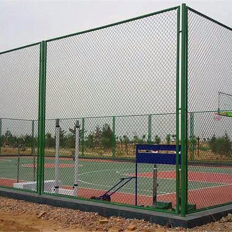 厂家供应球场勾花护栏 球场围栏体育场护栏篮球场护栏定制