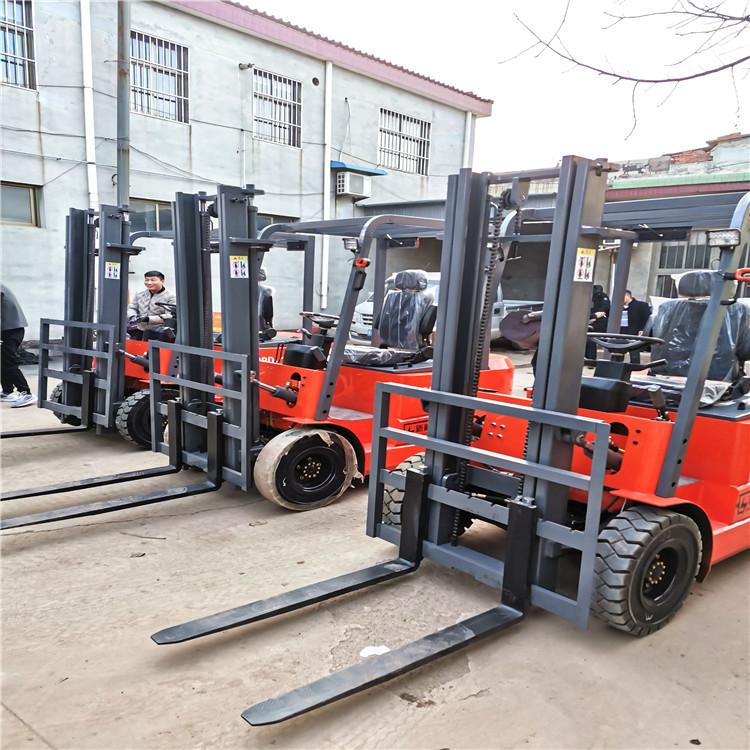 佰特 四轮座驾式叉车 液压搬运升降车 厂家定制