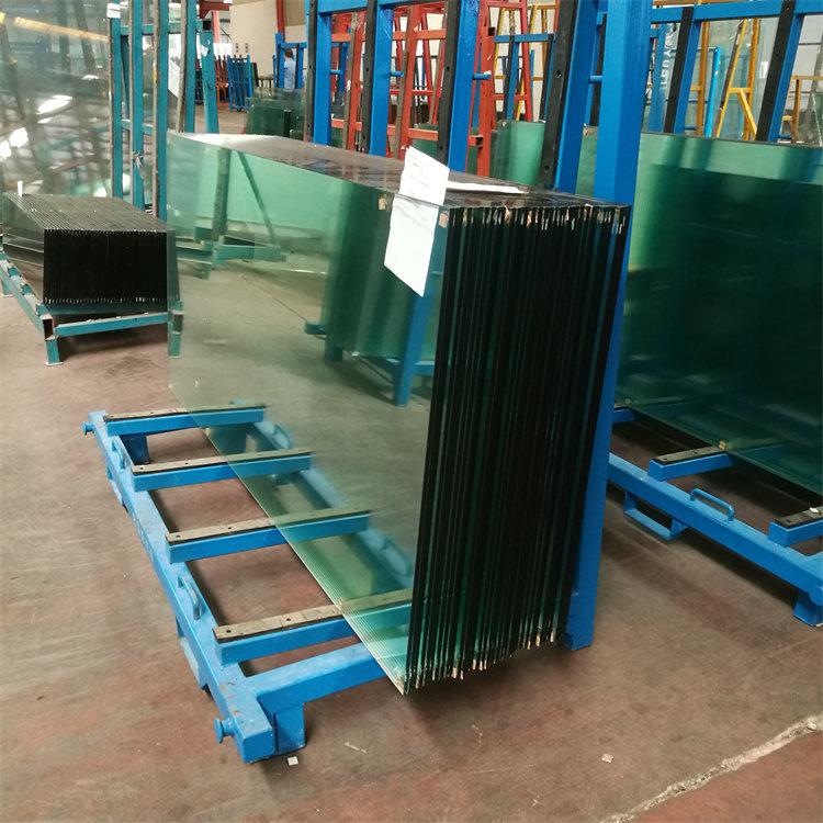 镀膜钢化玻璃   黑色覆膜钢化玻璃