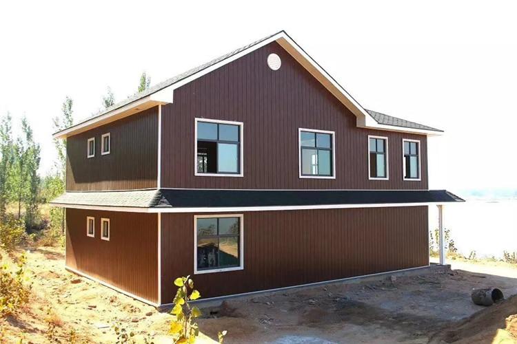 是能装载包装或无包装货进行运输  集装箱