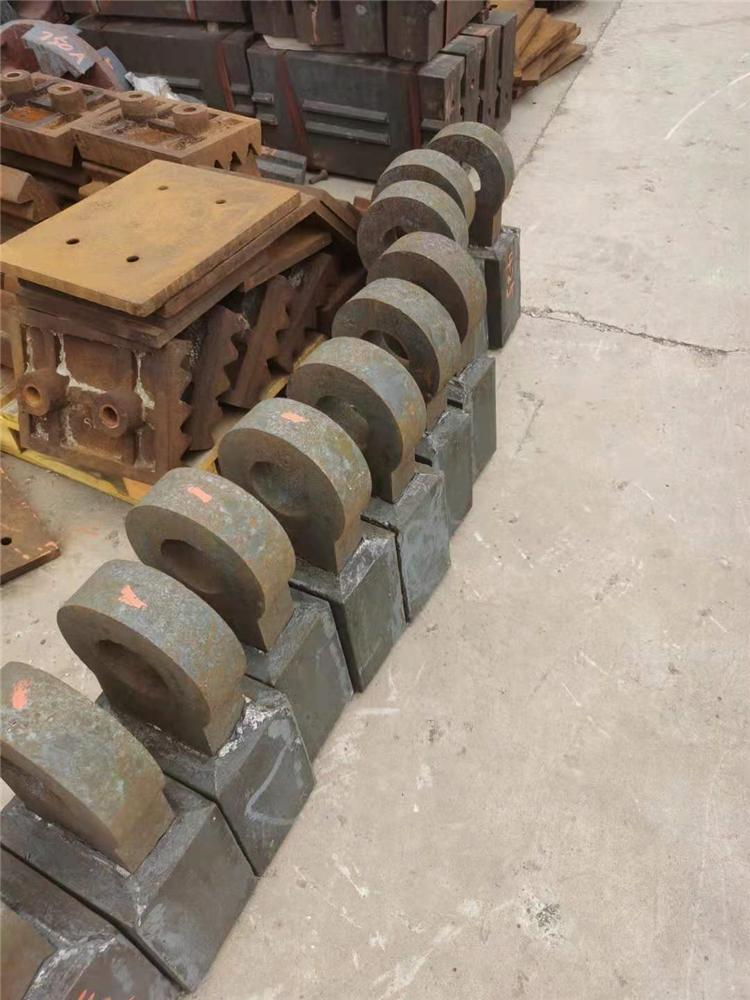 破碎机衬板锰钢锤头 矿山破石机合金铸造锤头
