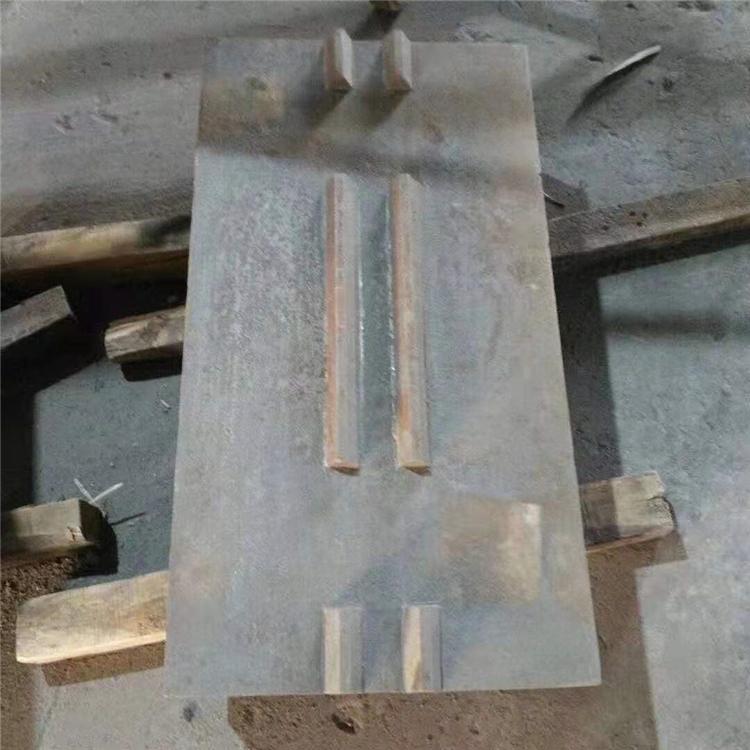 厂家直供 破碎机衬板配件锤头金属破碎机锤头 衬板高锰钢复合锤头