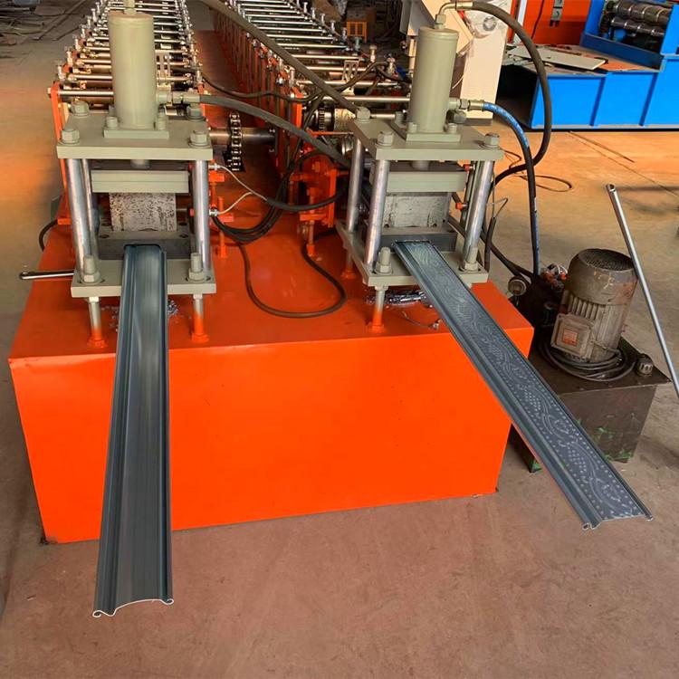 河北玉发 定制卷帘门成型设备 新款卷帘门压型机 卷帘门压瓦机冷弯成型设备