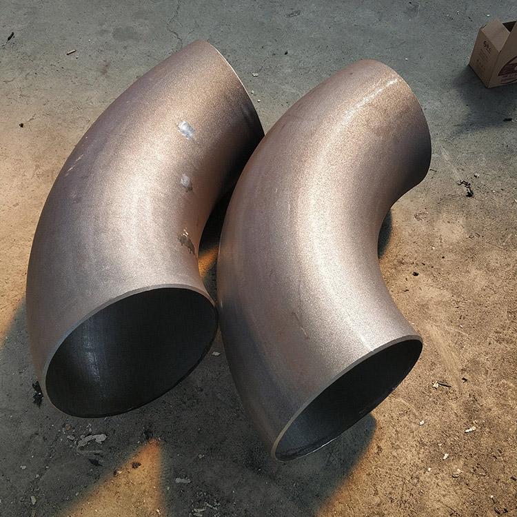 大口径碳素钢制弯头在焊接过程中
