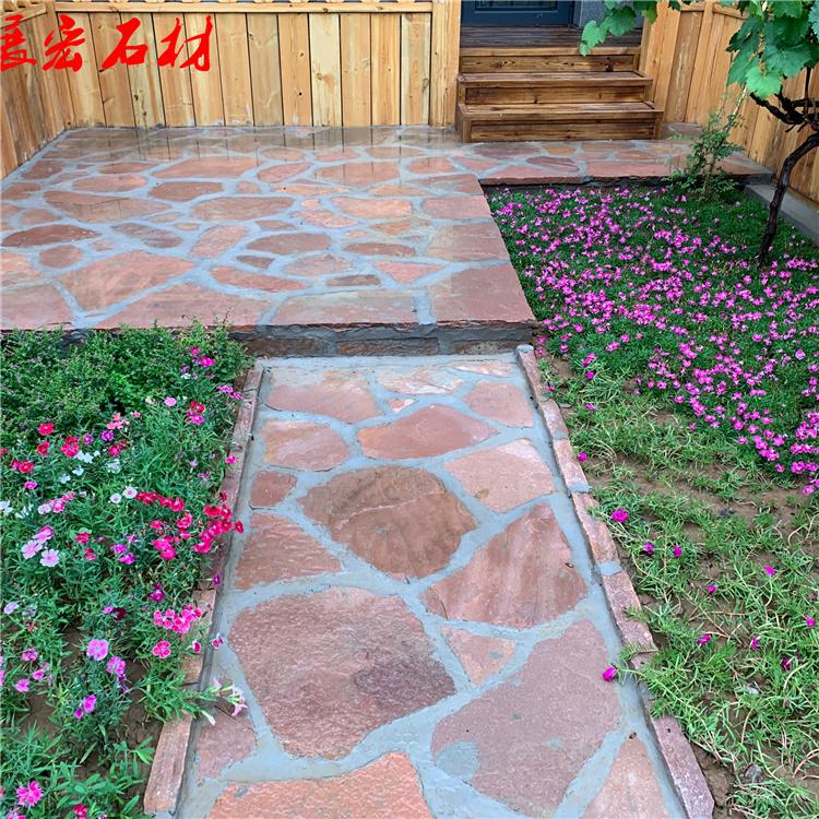 展宏石材  红色碎拼石 粉砂岩垒墙石 乱形石 挡墙石