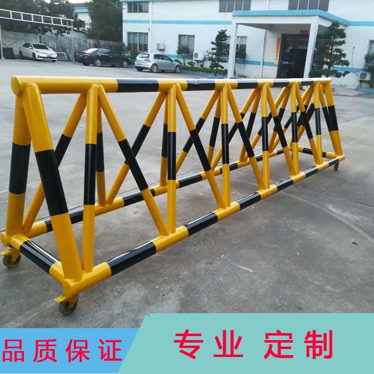 拒马制作厂家定制1.2米高隔离路障 89圆管移动铁马护栏 